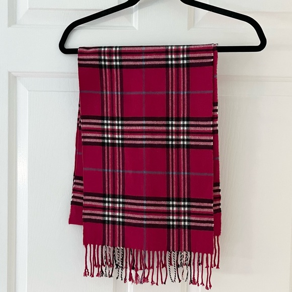 100% Cashmere/Made in Scotland Accessories - 100% Cashmere Made in Scotland Scarf